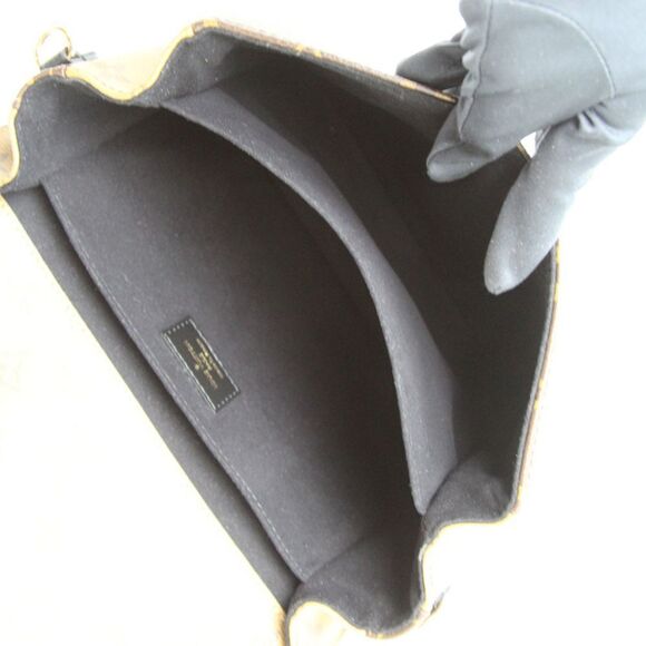 Louis Vuitton Pochette Metis MM Monogram Shoulder Bag - Picture 6 of 7